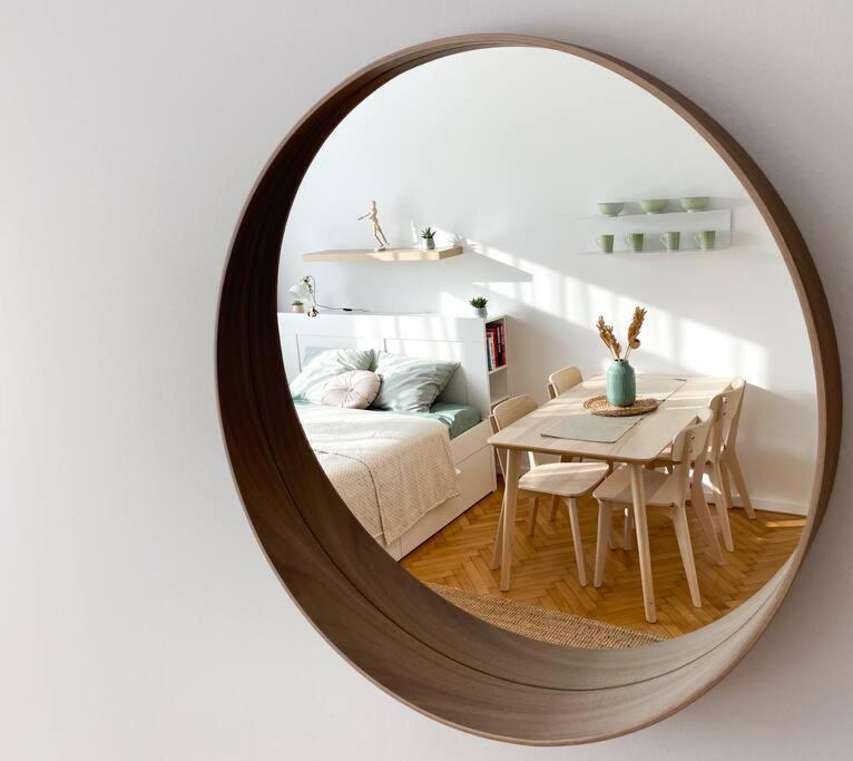 Cute Studio In Old Town Μπρατισλάβα Εξωτερικό φωτογραφία